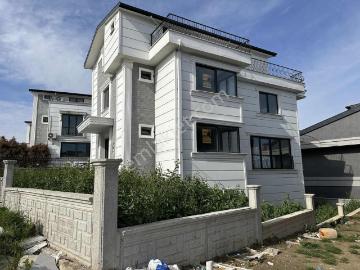 Turyap Soner'den Satılık Kadıköy'de Deniz Manzaralı Yeni Villa