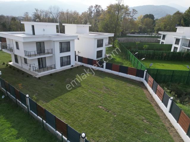 Turyap Sapanca İpekyolunda Ful Eşyalı Müstakil Bahçeli 4+1villa