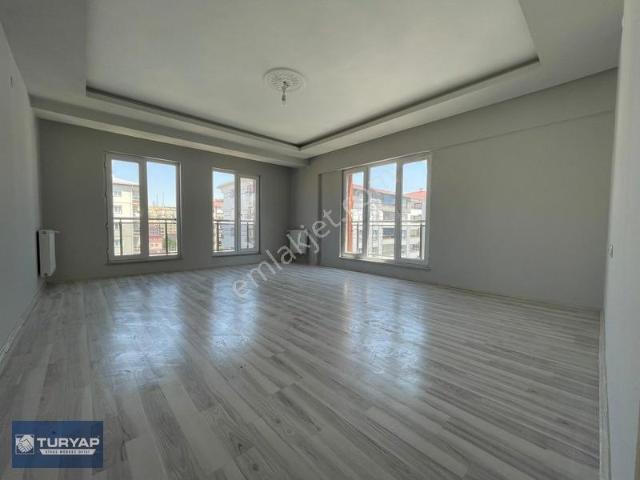 Turyap Sivas'tan İnönü Mahallesi 3+1 Ara Kat Kiralık Lüks Daire