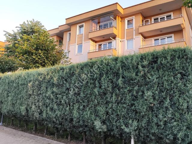 Turyap Palastan Evimiz Kocaeli Sit. Ebeveyn Banyolu Büyüktip 3+1