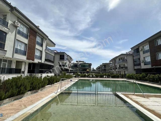 Turyap Tan Havuzlu Sitede Geniş 3+1 Satılık Daire