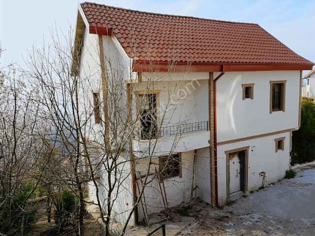 Turyap, Tülay'dan. Doğa Ve Leb i Derya Manzarasıyla 5+2 Villa