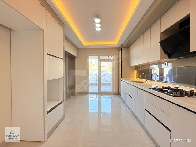 TURYAP YAPRACIK TANORA LİFE'ta 2.KAT İSKANLI 3+1 SATILIK DAİRE
