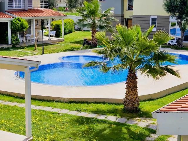 Turyaz'dan Çeşme Ayayorgı'de Havuzlu Site İçi Lüks 3+1 Villa