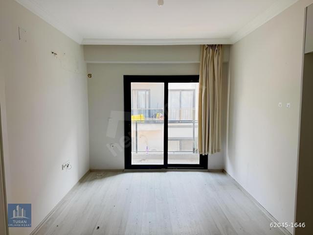 Turan Emlaktan Emek Mahallesi Ara Kat Kiralık Daire