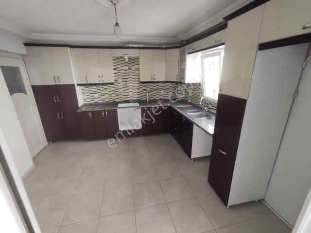 Kiralık Turan Mah. 3+1 150 M2 Doğalgazlı Çarşı İçinde Lüks Daire