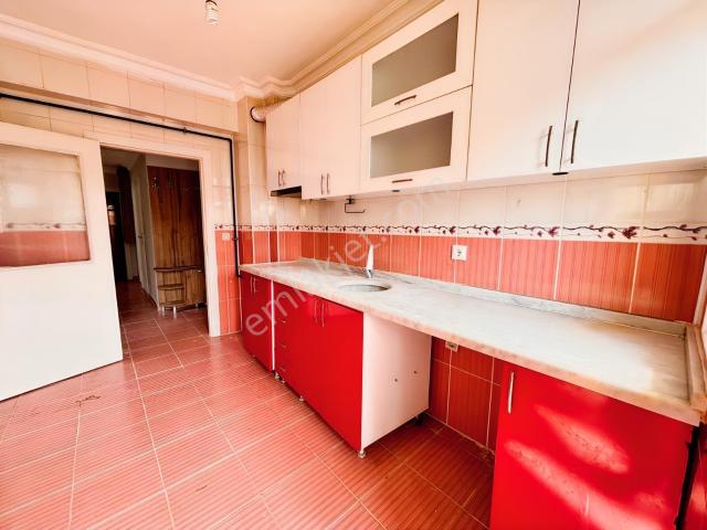 Turan'dan Özlem Cad.pareleli Ankara Mnzrlı Asansörlü 3+1 Kiralık