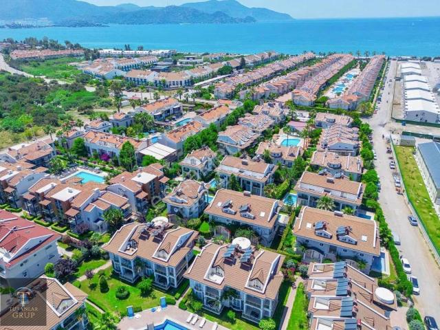 Turanlar Gruptan Denize 200m Mesafede, Satılık 5+1 Villa