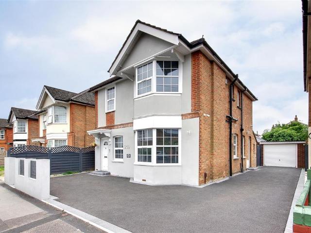 Turay Villa, Capstone Road, Bournemouth 5 bed detached house to rent £2,950 pcm £681 pw