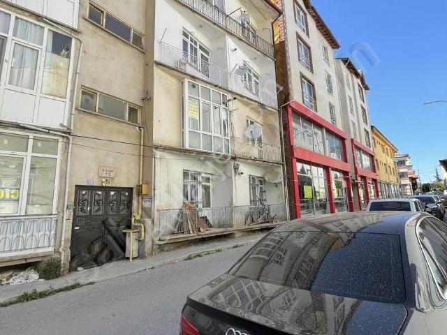 Türbe Cami Civarı 2+1 Kombili 2.kat