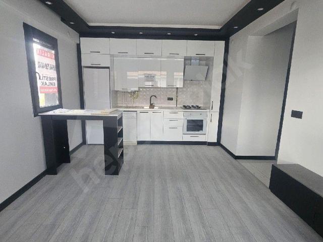 TÜRBE MAHALLESİNDE BATIALAGÖZ CADDESİNDE CARŞIYA YÜRÜME MESAFESİNDE KİRALIK 2+0 SIFIR DAİRE