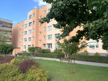 Dwupokojowe mieszkanie z balkonem i dwoma miejscami parkingowymi