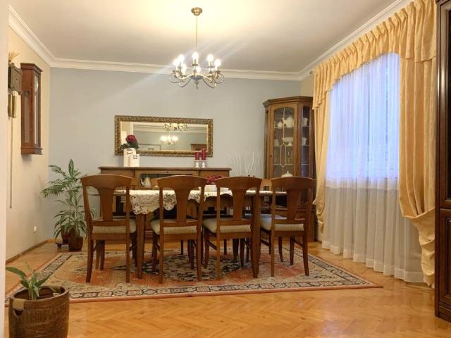 Na sprzedaż przestronny dom 180 m² z ogrodem i garażem