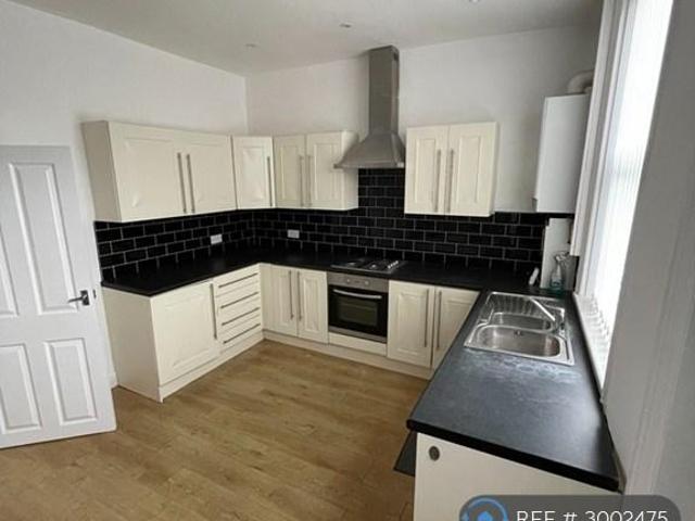 Turf Lane, Oldham, OL2 2 bed terraced house to rent £975 pcm £225 pw