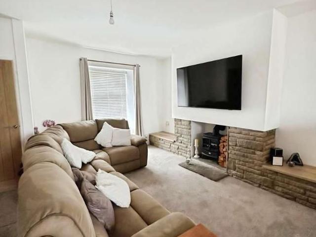Turf Pit Lane, Moorside, Oldham, OL4