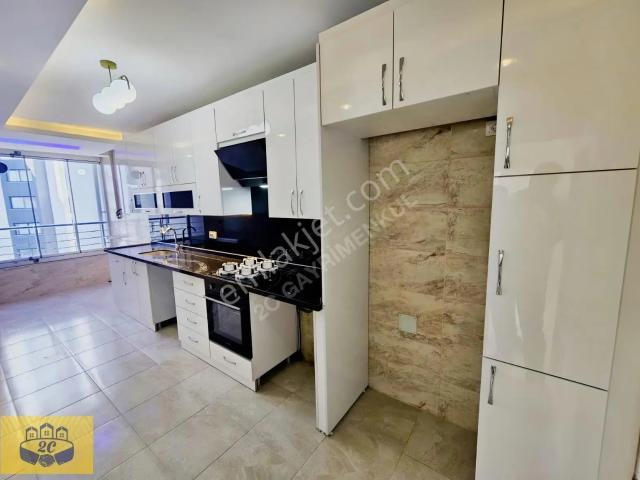 Turgut Özal 2. Parsel'de 140m² 3+1 Kapalı Mutfaklı Satılık Daire