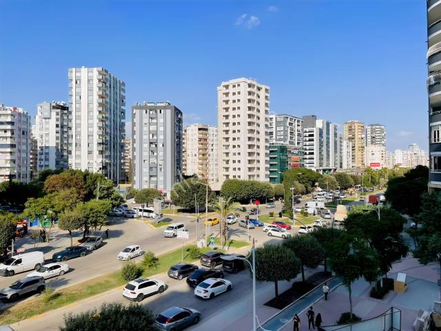 Turgut~özalda~cadde~üzeri~2+1~lüxx~işçilik~az~katlı~sıfır~daire~