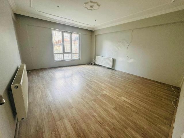 Turgutalp Havuzu Mevki 3+1 Doğalgazlı Kiralık Daire