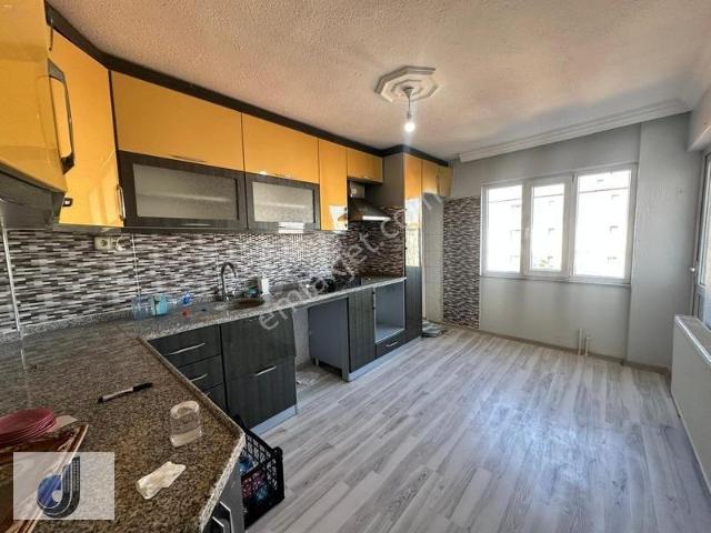 Turgutalp Mahallesi Helvacı Durağı Civarı Satılık Daire