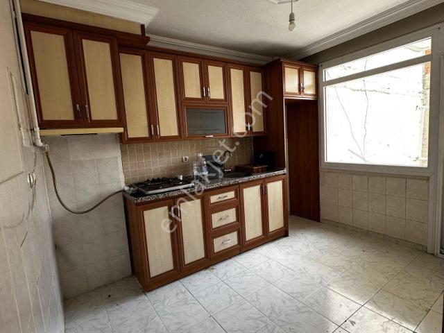 Turgutlu Kiralık Acarlar Mah 130m2 3. Ara Kat 4 Balkonlu Doğalgazlı Daire