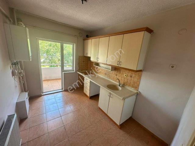 Turgutlu Kiralık Şehitler Mah 125m2 3+1 Oda 2. Kat Asansörlü Doğalgazlı Balkonlu Daire