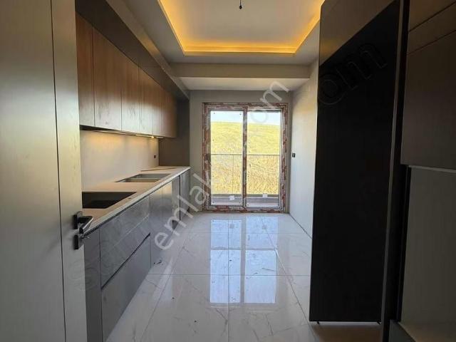 Turgutlu Lidya Garden City'de Satılık 2+1 Kapalı Mutfak Daire