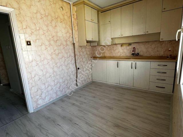 Turgutlu Satılık Altay Mah 120m2 3+1 Oda 4. Kat Doğalgazlı Balkonlu Temiz Daire