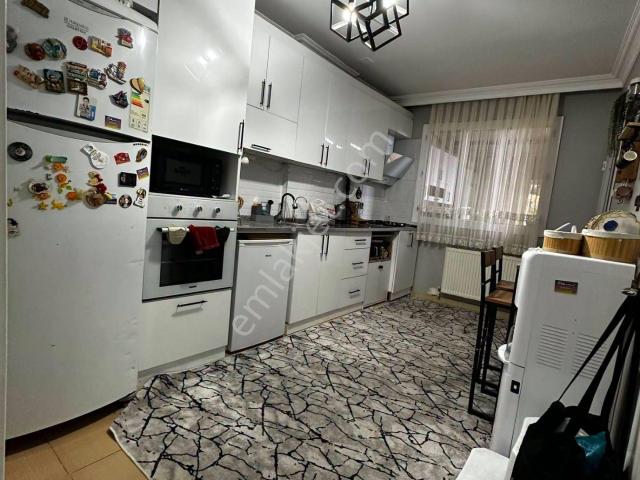Turgutlu Satılık Yıldırım Mah 210m2 3+1 Oda Bahçeli Yüksek Girişli Doğalgazlı Balkonlu Daire
