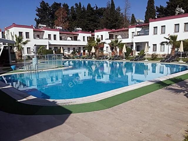 turgutreis Marina Karşısı Havuzlu Sitede Eşyalı Kiralık Daire