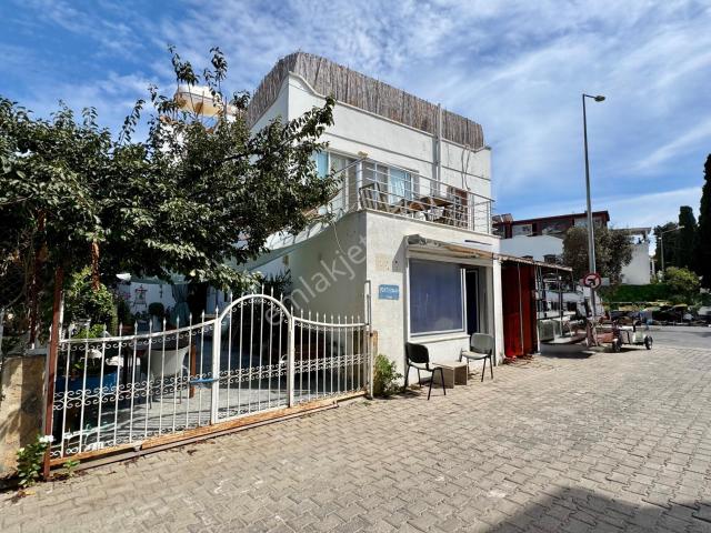 Turgutreis Merkezde 1+0 Giriş Katı Daire