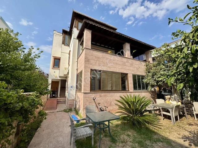 Turgutreis Bahçelievler'de Satılık 2+1 Orta Kat Daire