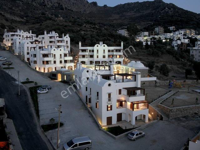 Turgutreis'te Güvenlikli Site İçi Deniz Manzaralı Eşyalı Daire