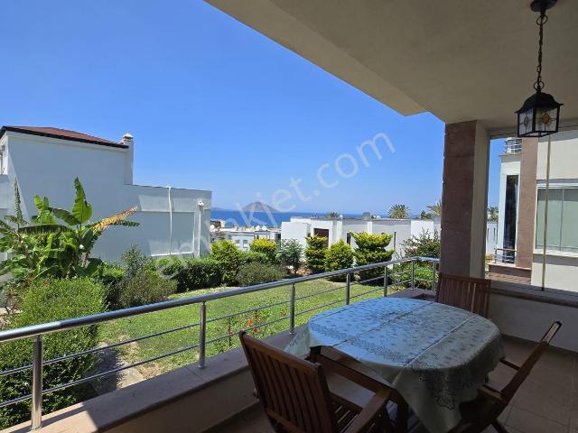 Turgutreis'te Deniz Manzaralı Site İçi Daire