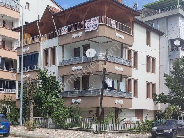 Turhal Pekgöz Emlak'tan 4 Katlı Bina Komple Satılık