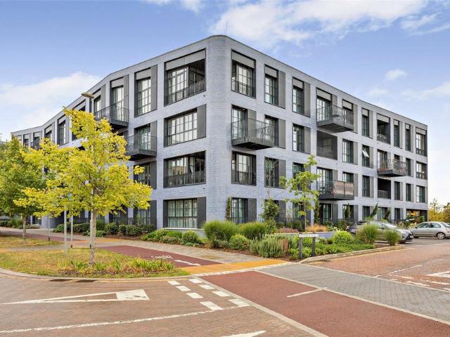 Turing Way, Cambridge. 2 bed apartment to rent £2,600 pcm £600 pw