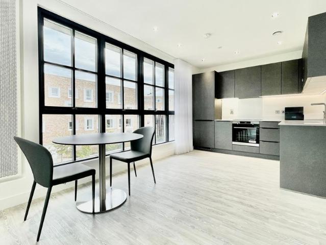 Turing Way, Cambridge CB3 1 bed apartment to rent £1,950 pcm £450 pw