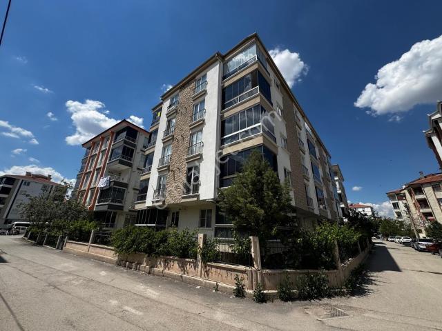Turizm Otelcilik Okulu Yanında Satılık 3+1 Geniş Ferah Daire