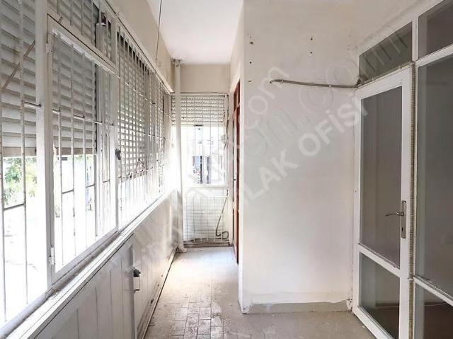 Türk Emlak Ofisinden Güllük Cad. Kiralık Geniş 2+1 Daire ofis