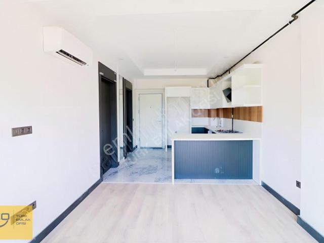 Türk Emlaktan Prestijli Projede Sıfır 1+1 Kiralık Daire