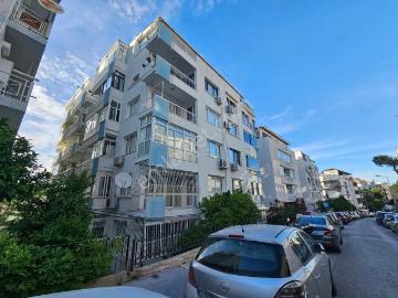 Türk Koleji Yakını Satılık Arakat Doğazgazlı 2+1 Daire
