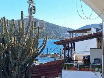 Türkbükü'nde Denize 50 Metre | Aynı Binada 2 Adet 3+1 Kiralık Daire