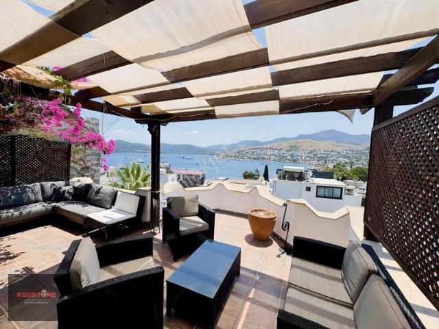 Türkbükü'nde Lebi Derya Deniz Manzaralı 2+2 Tripleks Villa