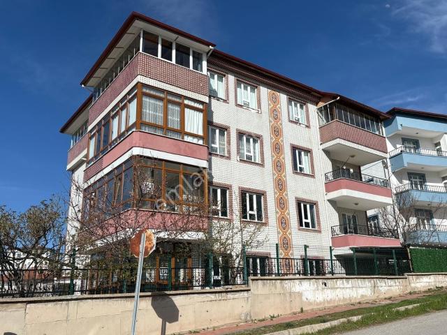 Türker Emlak'tan Geniş 2 Adet Bahçeli 3+1 Kiralık Daire