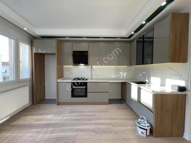 Türker Emlak | Hatay İnönü Cd. Yakını 3+1 Full Tadilatlı Daire