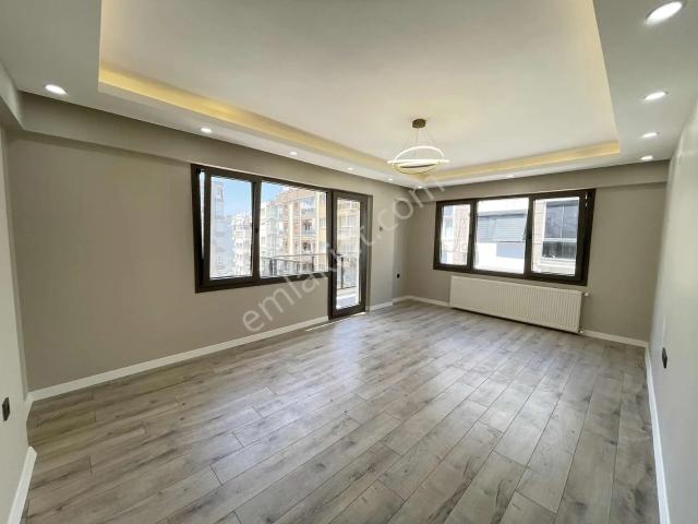 Türker Emlak | Polat Caddesi Üzeri 3+1 Lüx Yapılı Önü Açık Daire