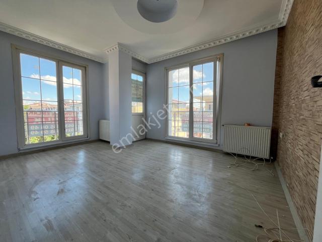Türkiye Emlak İncirtepe Mh 2+1 Kiralık 3.kat 80m² Daire