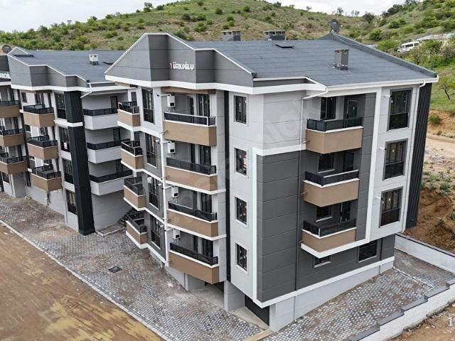 TÜRKOĞLU'ndan 2+1 GENİŞ OTURUM İKİ CEHPE SIFIR DAİRE