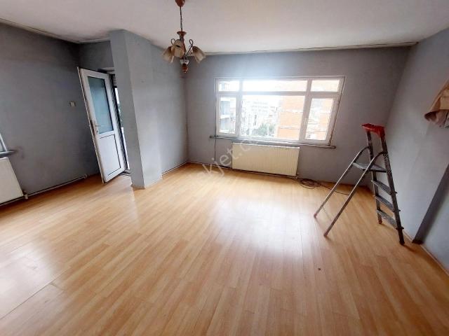 Türkmen Emlak'tan Kiralık Cadde Üzeri 2+1 Balkonlu Daire