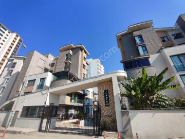 Türkmenbaşı Blvr Az Katlı Lüks Site 3+1 Satılık Daire
