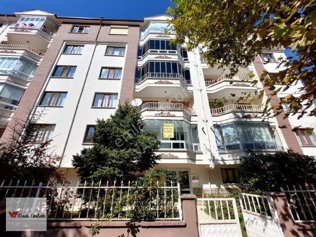 Türkmenyolu Sitesinde Bakımlı Ve Geniş Kiralık 4+1| Vadi Emlak